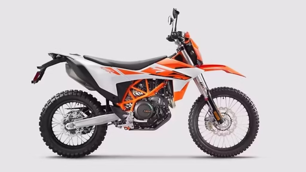 2026 KTM 690 Enduro R: 693cc LC4 Engine, TFT Display, Dynamic Slip Adjust 2026 KTM 690 Enduro R: 693cc LC4 Engine, TFT Display, Dynamic Slip Adjust