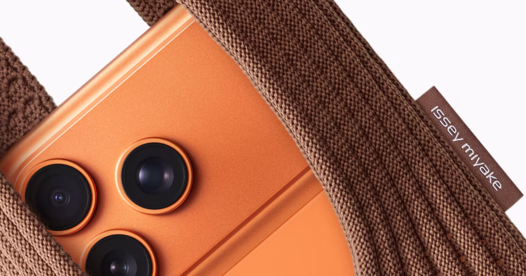 Apple Partners with ISSEY MIYAKE to Launch the New iPhone Pocket Accessory Apple Partners with ISSEY MIYAKE to Launch the New iPhone Pocket Accessory