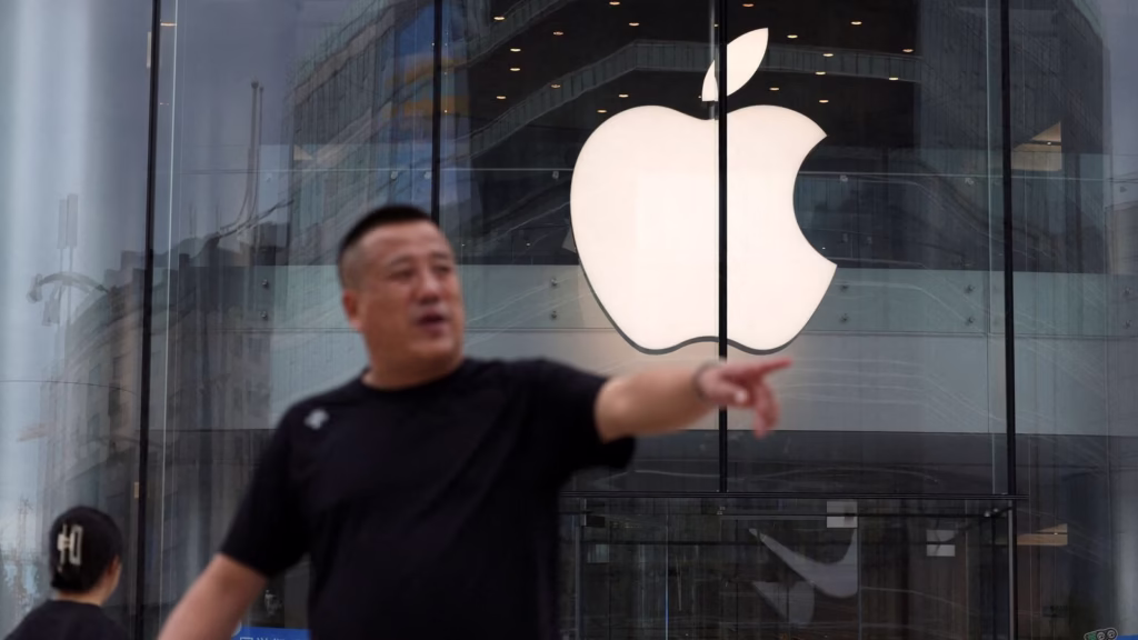 Chinese Smartphone Brands Target Premium Market Amid Apple’s AI Delays Chinese Smartphone Brands Target Premium Market Amid Apple’s AI Delays