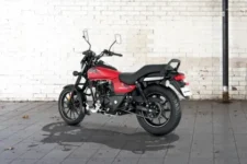 Bajaj Avenger 160 Street