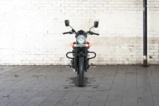 Bajaj Avenger 160 Street
