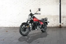 Bajaj Avenger 160 Street