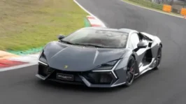 Lamborghini Revuelto