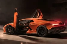 Lamborghini Revuelto
