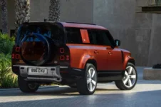 Land Rover Defender 130