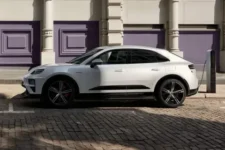 Porsche Macan EV
