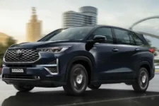 Toyota Innova Hycross